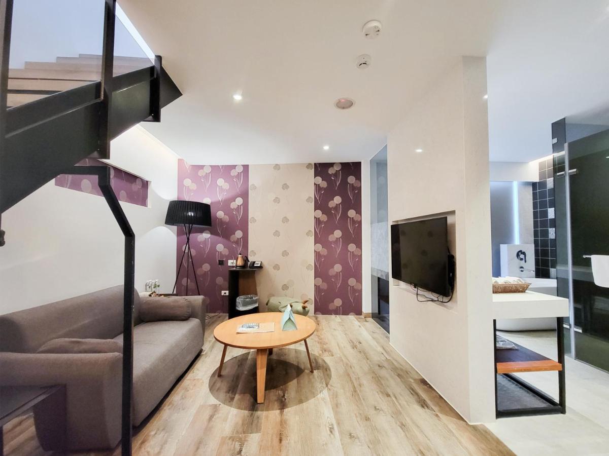 Check Inn Taichung Zhongshan Екстериор снимка