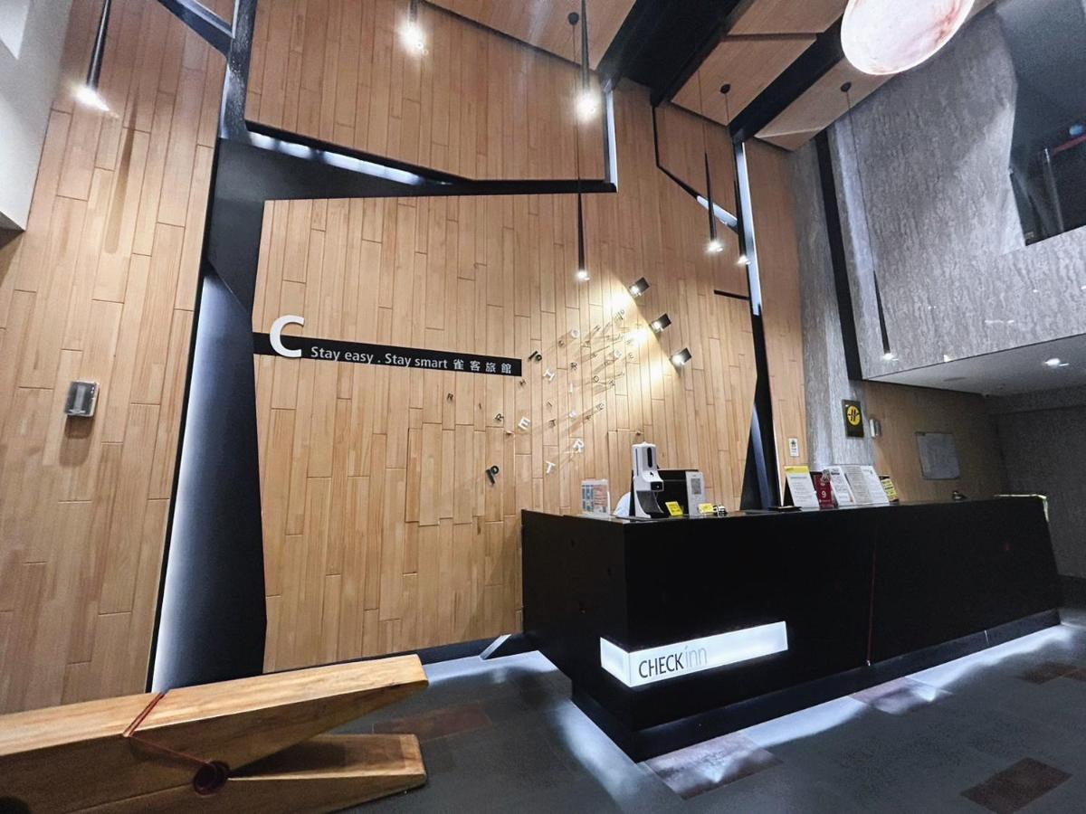 Check Inn Taichung Zhongshan Екстериор снимка