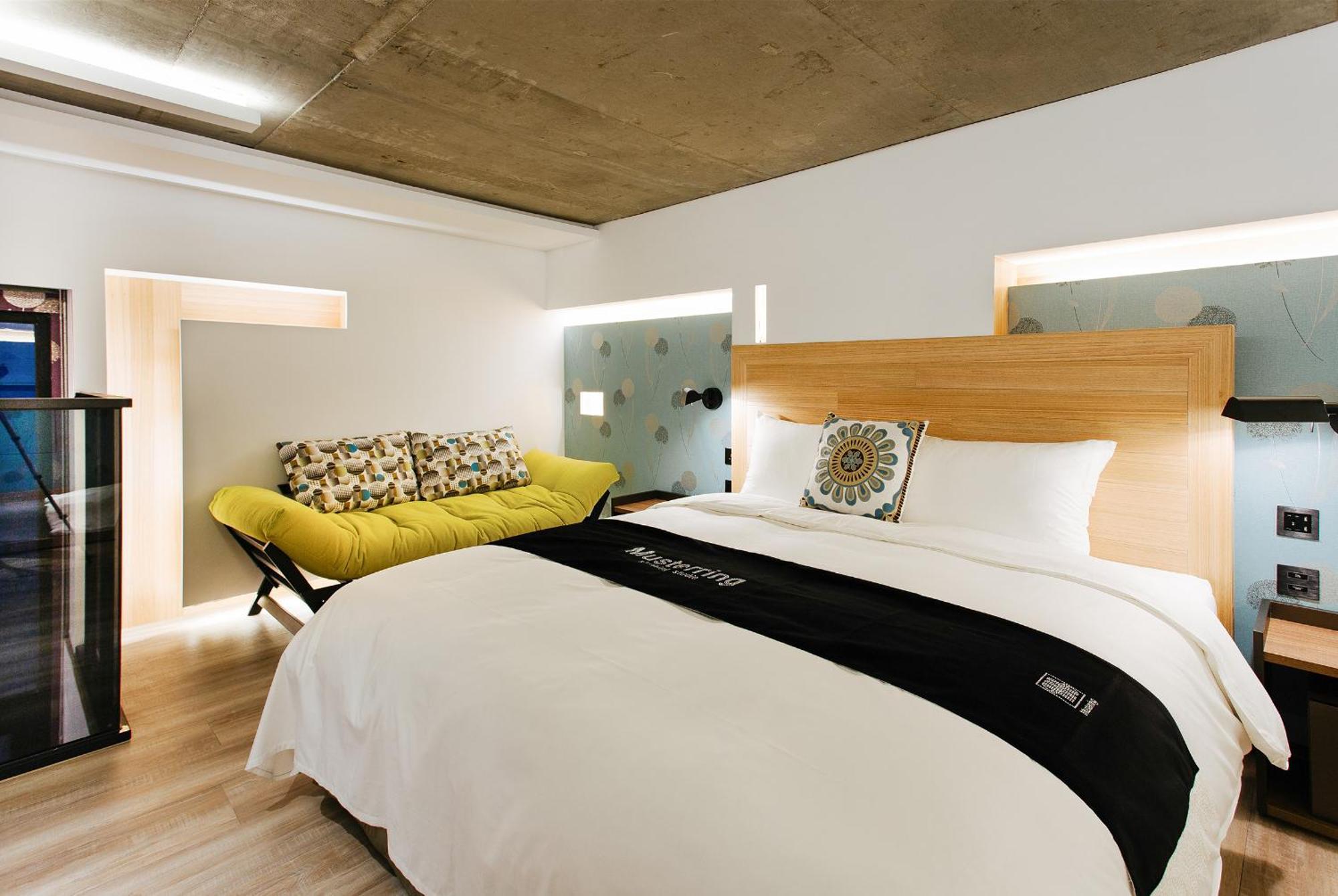 Check Inn Taichung Zhongshan Екстериор снимка