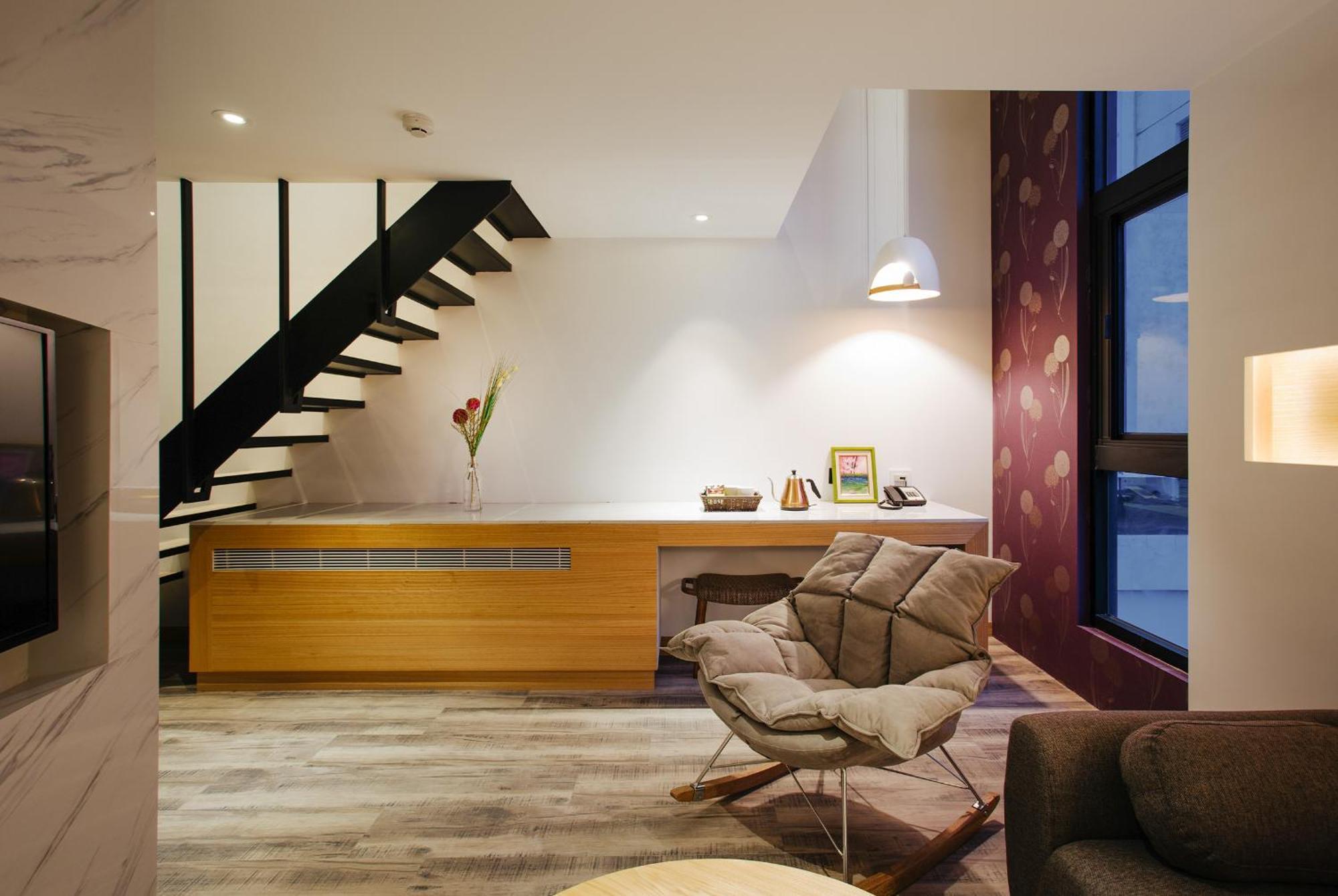 Check Inn Taichung Zhongshan Екстериор снимка