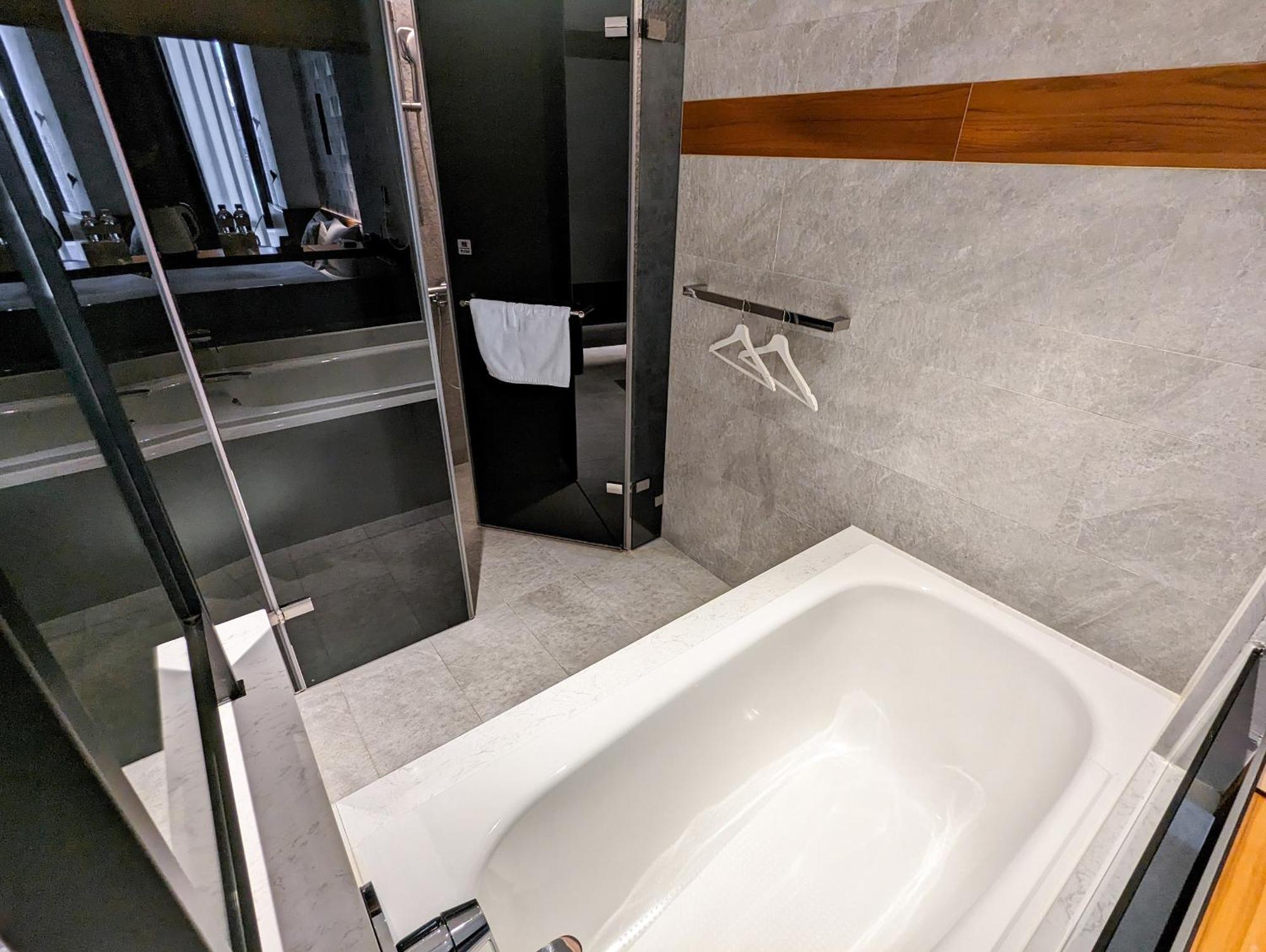 Check Inn Taichung Zhongshan Екстериор снимка