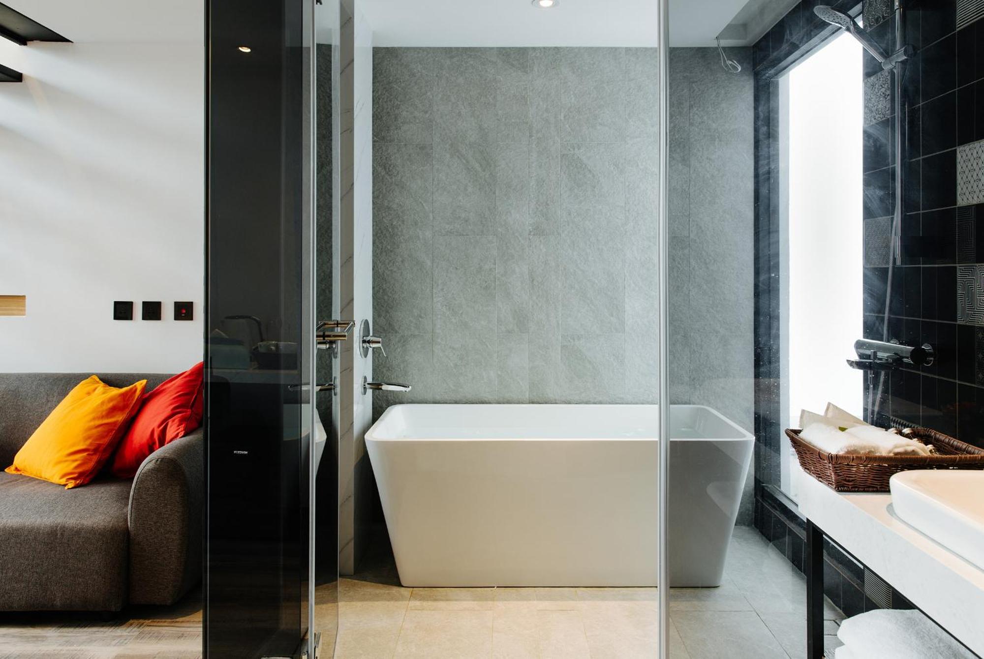 Check Inn Taichung Zhongshan Екстериор снимка