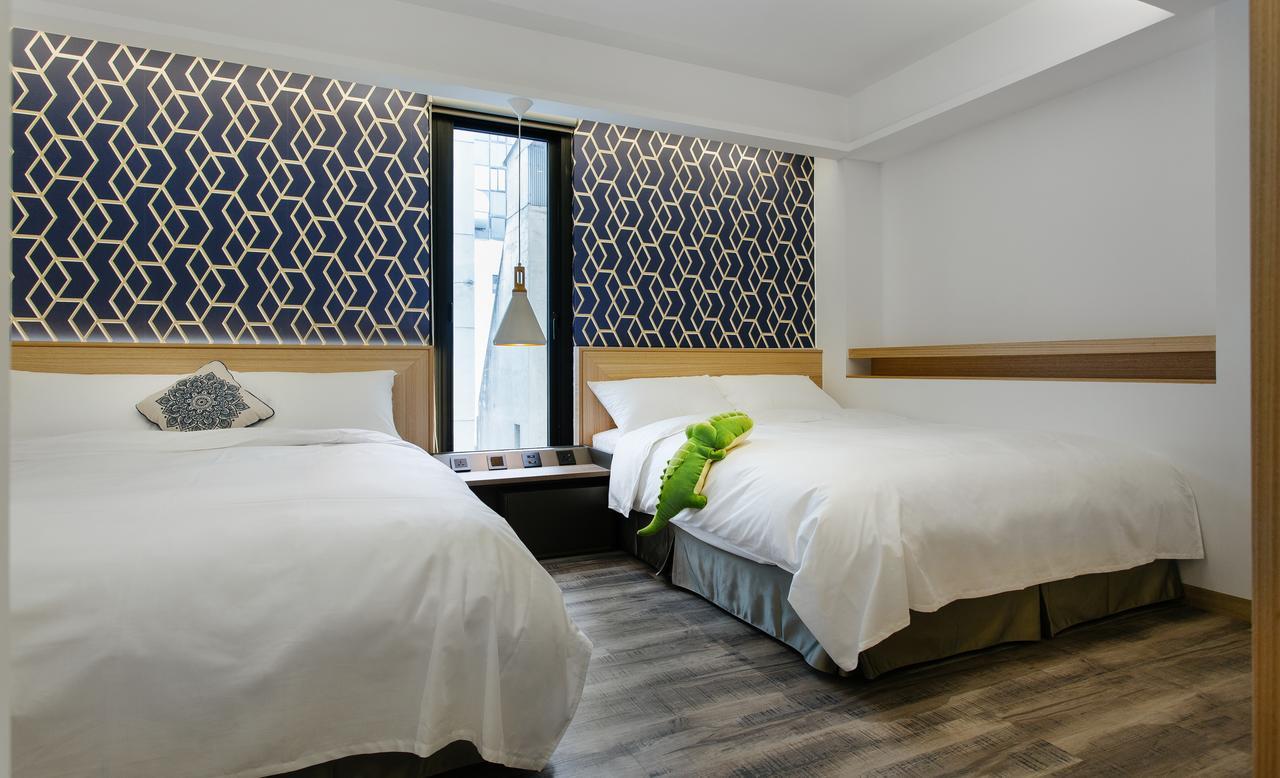 Check Inn Taichung Zhongshan Екстериор снимка
