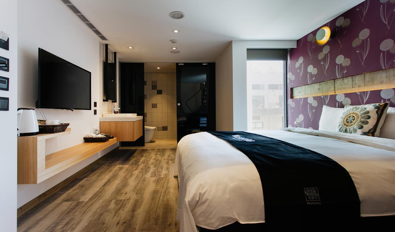 Check Inn Taichung Zhongshan Екстериор снимка