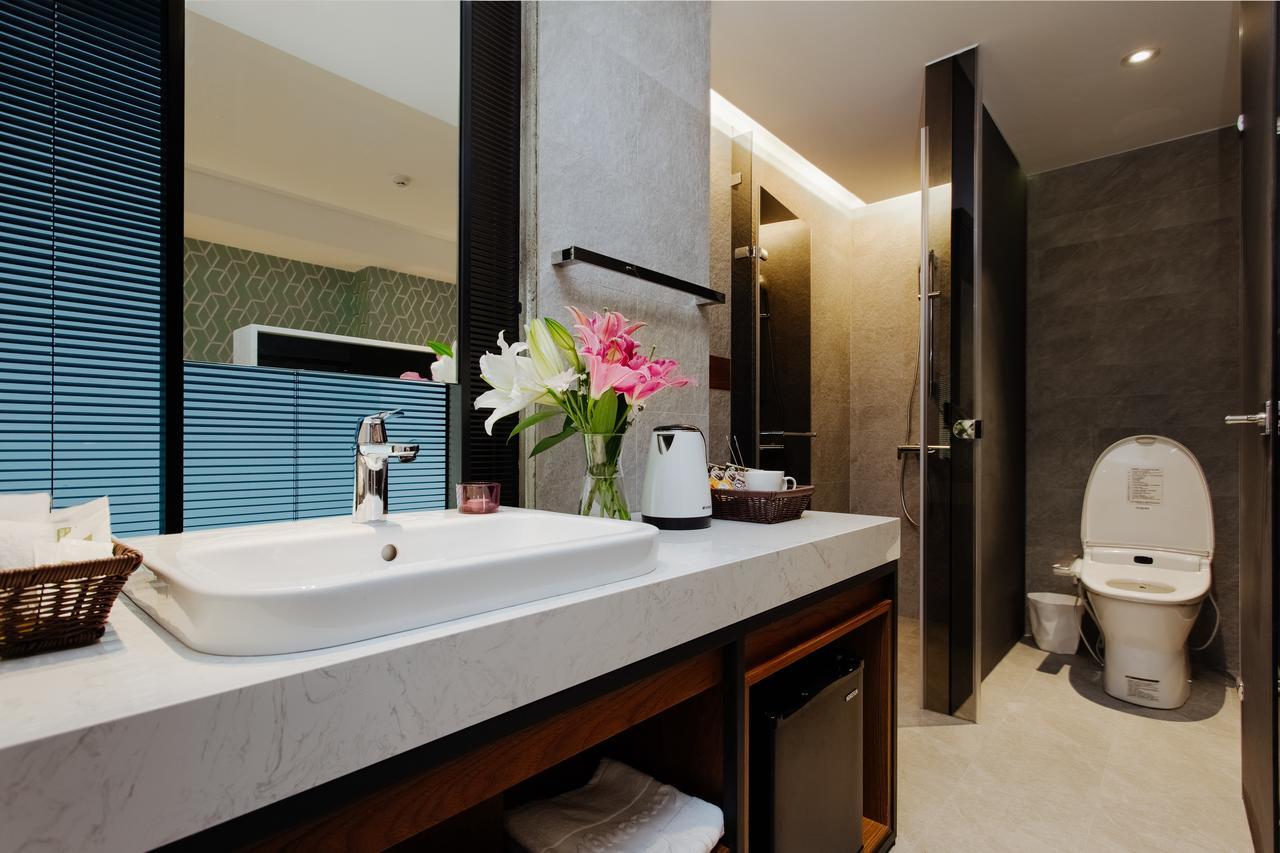 Check Inn Taichung Zhongshan Екстериор снимка