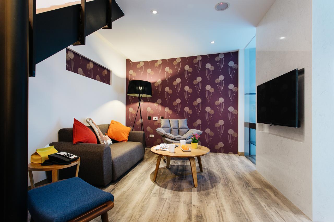 Check Inn Taichung Zhongshan Екстериор снимка