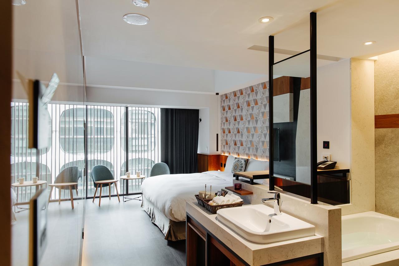 Check Inn Taichung Zhongshan Екстериор снимка
