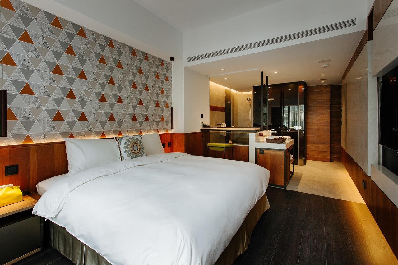 Check Inn Taichung Zhongshan Екстериор снимка